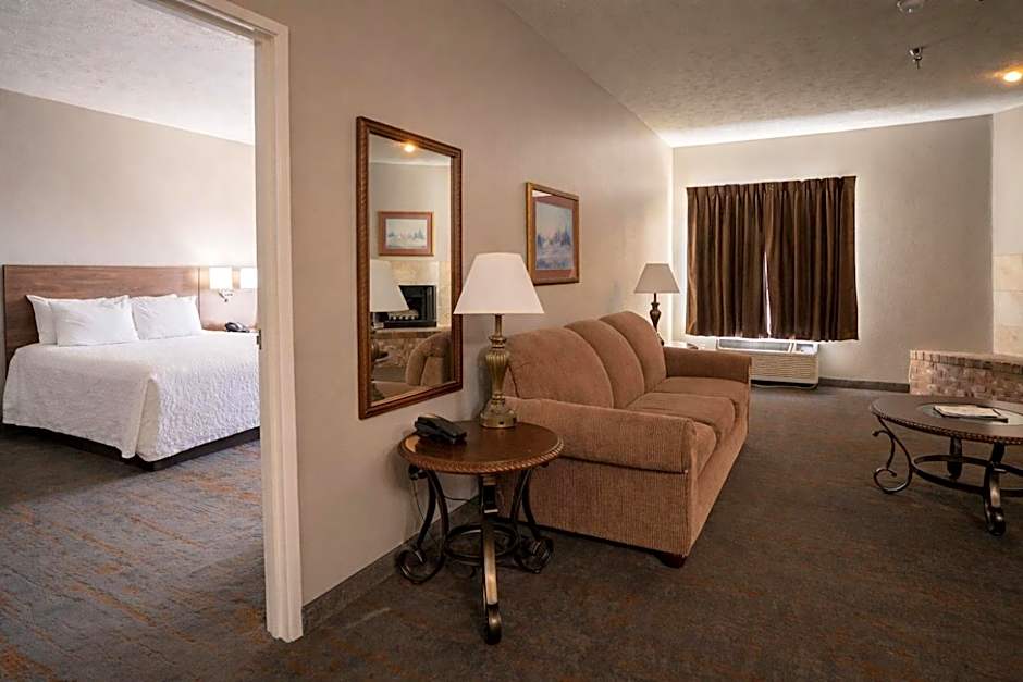 Photo 1 of 7 of 2 Queen Beds Suite
