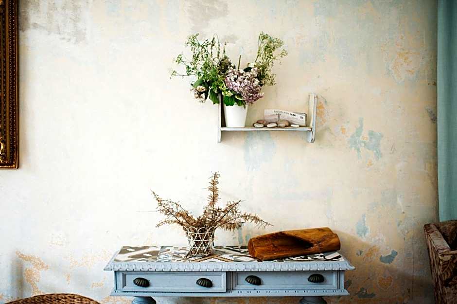 Alamar Salinas House