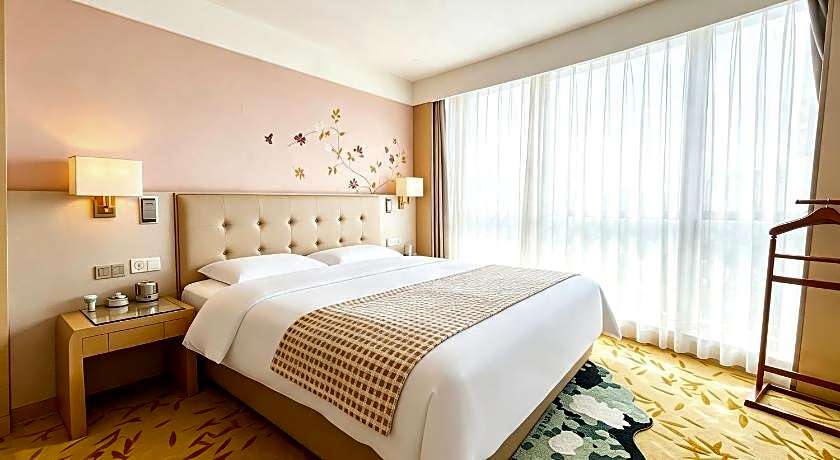 Pullman Linyi Lushang Hotel
