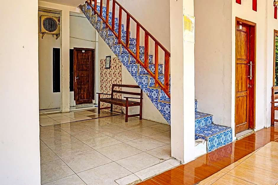 OYO Life 92021 Dua Putra Homestay Klayar