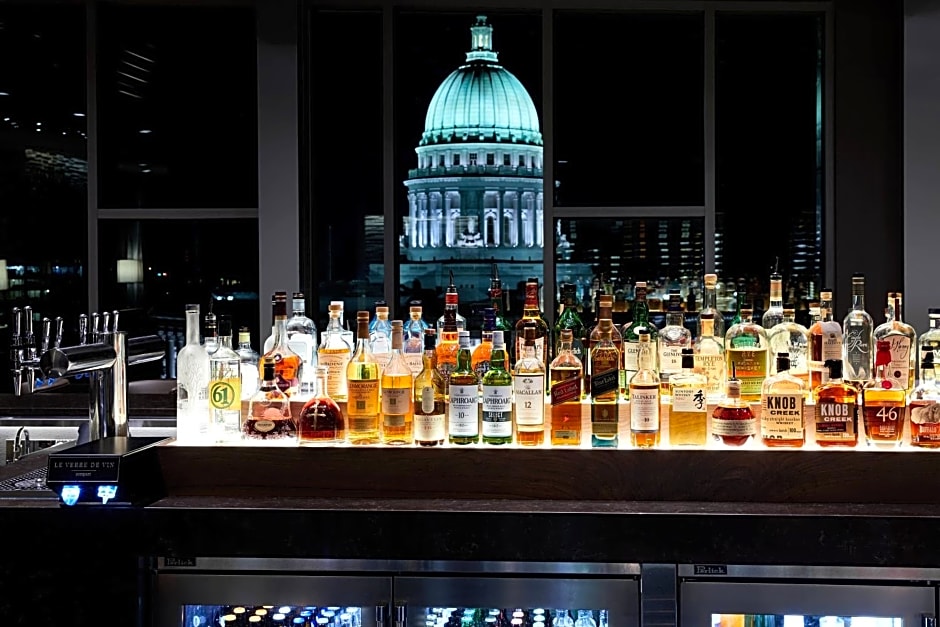 AC Hotel by Marriott Madison Downtown