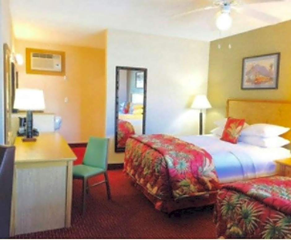 Caliente Tropics Hotel