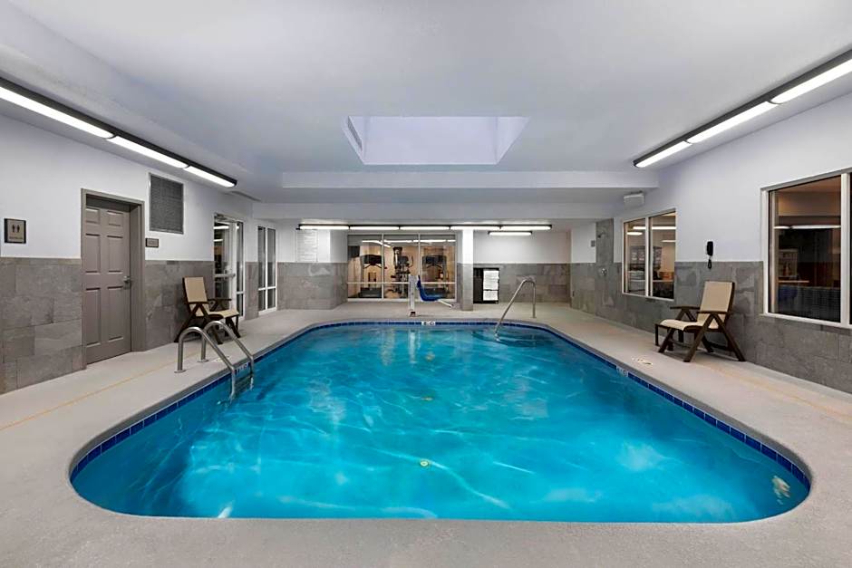 Country Inn & Suites by Radisson Asheville Downtown Tunnel Road