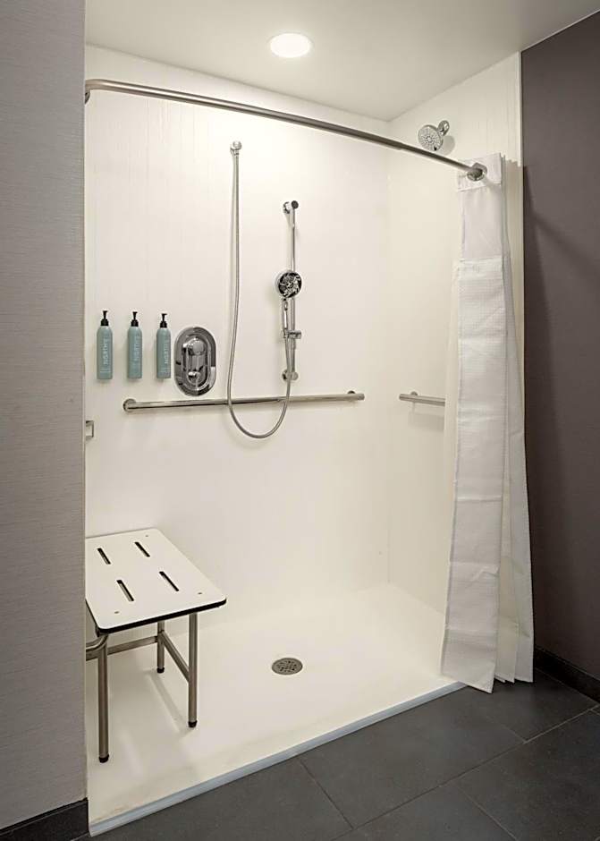 Courtyard by Marriott Brunswick