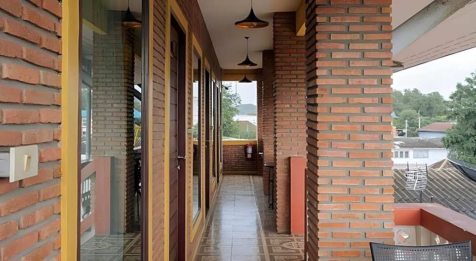 Pong Phen Guesthouse
