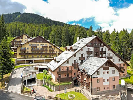 Nevesole Folgarida Resort Aparthotel