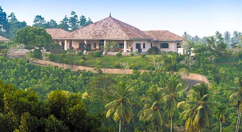 Villa Mayurana by Edwards Collection