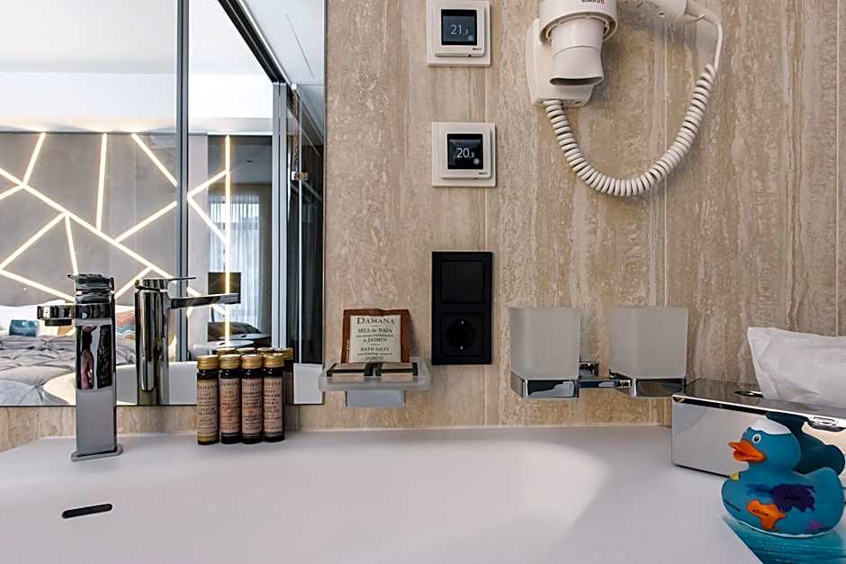 Noble Boutique Hotel