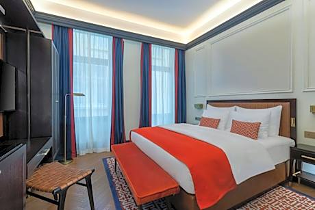 Deluxe Comfort King Room