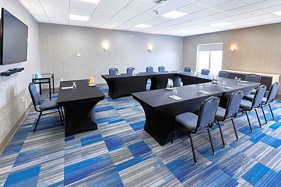 Holiday Inn Express Hotel & Suites Dieppe Airport By IHG