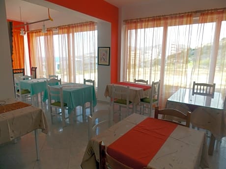 Damian Saranda Hotel