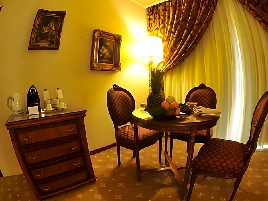Golden Tulip Serenada Hamra Hotel
