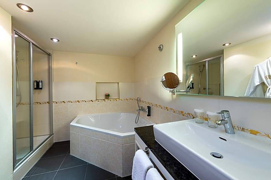 Photo 1 of 11 of Junior Suite