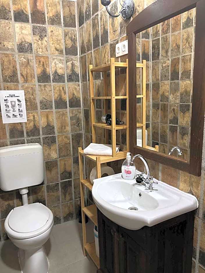 Hollóköves Vendégházak