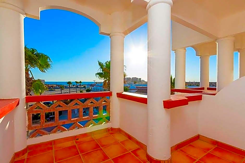 Laos Mar Hotel & Suites