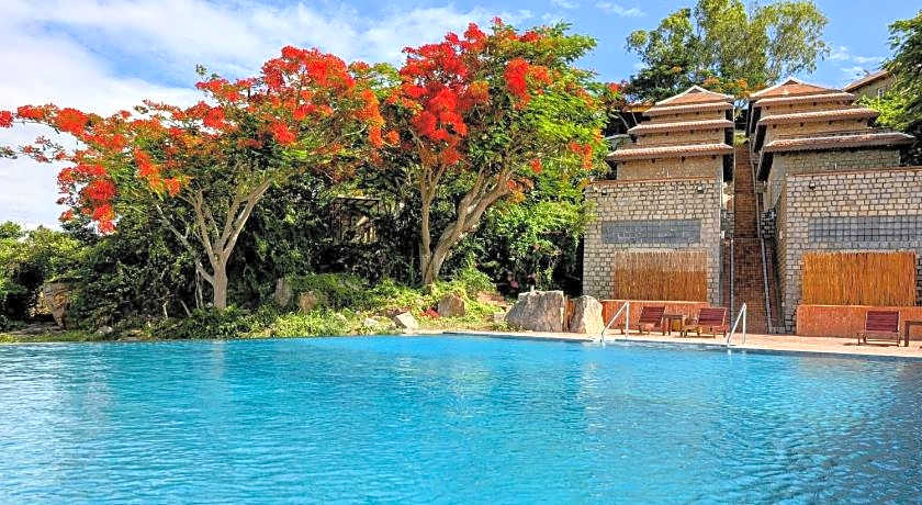 Victoria Nui Sam Lodge