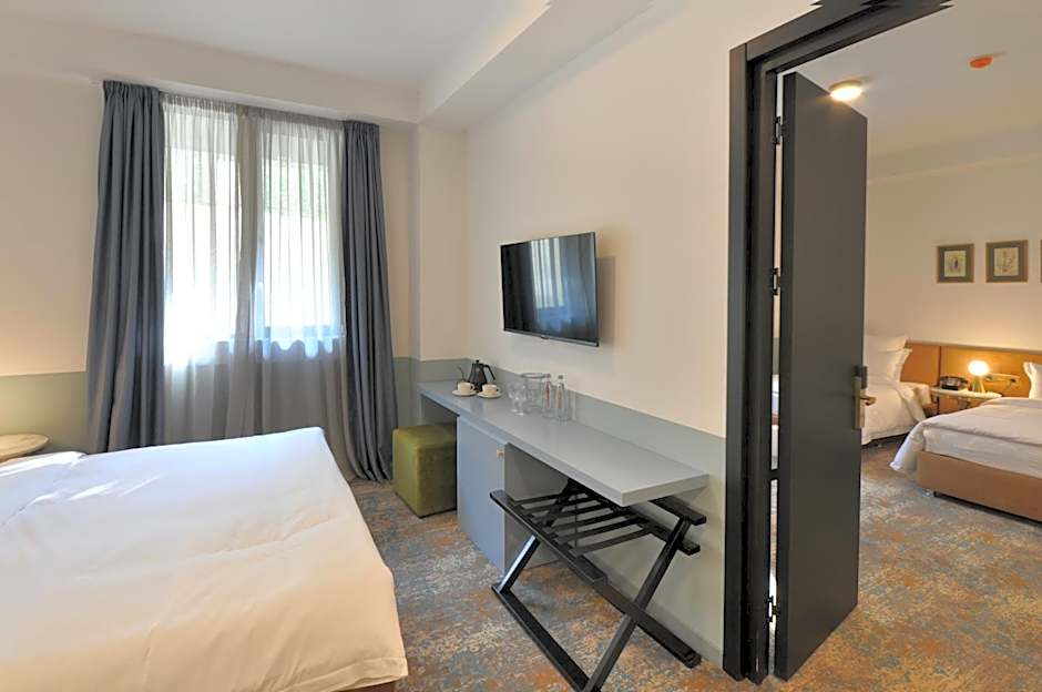 Castor & Pollux Hotel