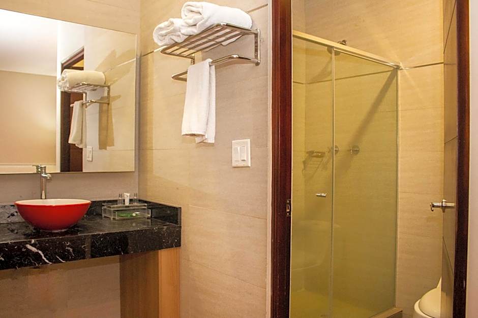 Ramada Panama Centro via Argentina