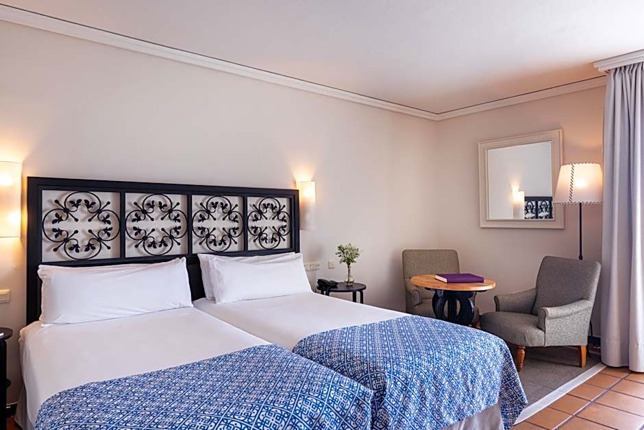 Photo 1 of 7 of Double Standar Room