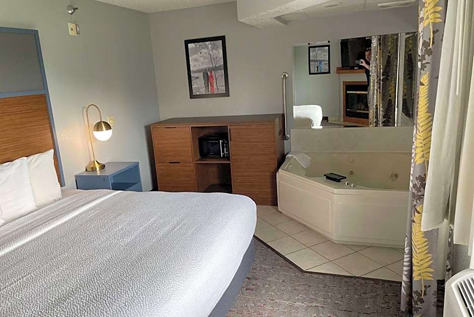 AmericInn by Wyndham Ankeny/Des Moines