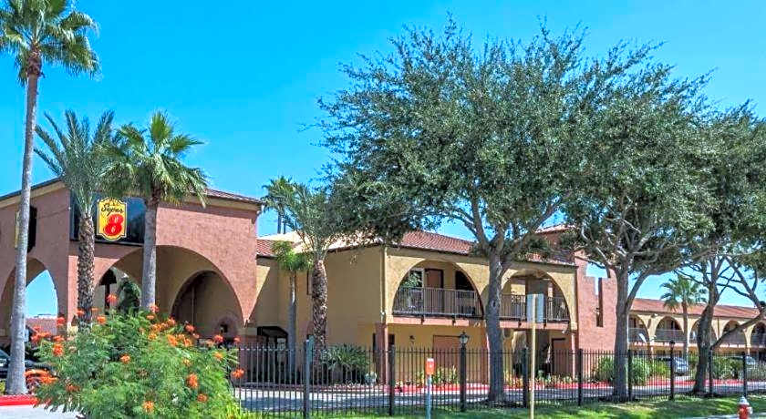 Super 8 by Wyndham Houston/NASA/Webster Area