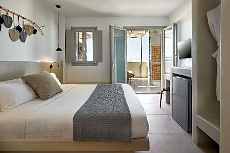 Deluxe Suite with Jacuzzi