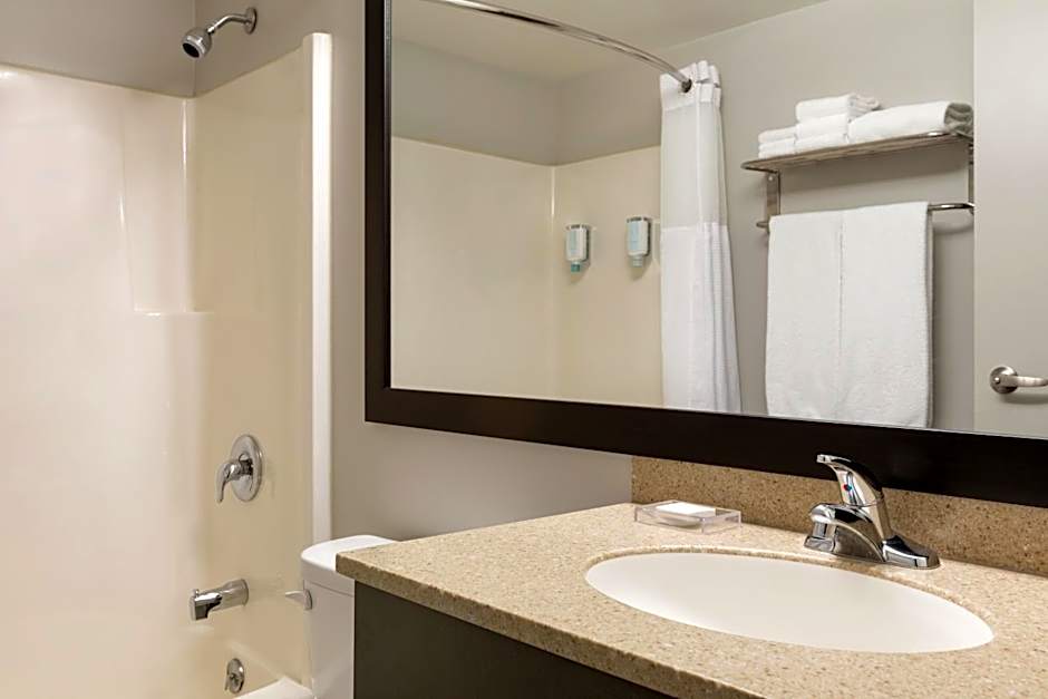 Travelodge Suites by Wyndham New Glasgow