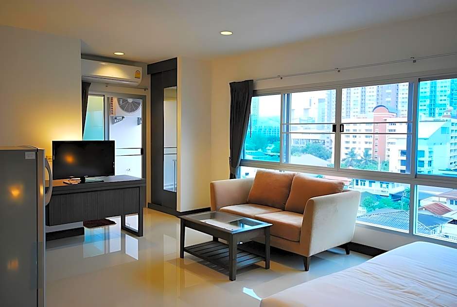 Canaries @38 Hotel by Baan Mina