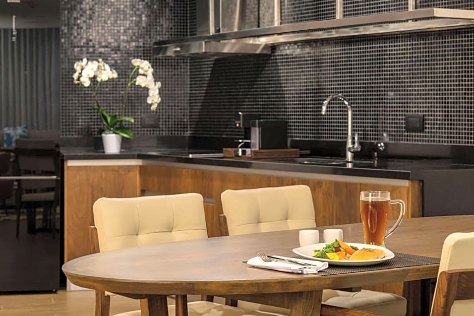 The Fives Downtown Hotel & Residences, Curio Collection by Hilton