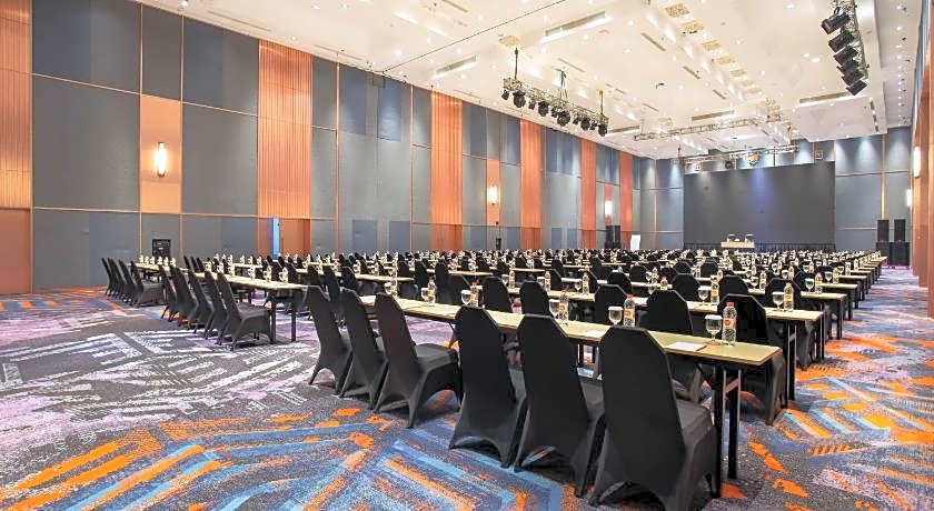 HARRIS Hotel & Conventions Gubeng