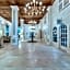 Tropical Beach Condo - Pool, Shops, 86" TV, WiFi