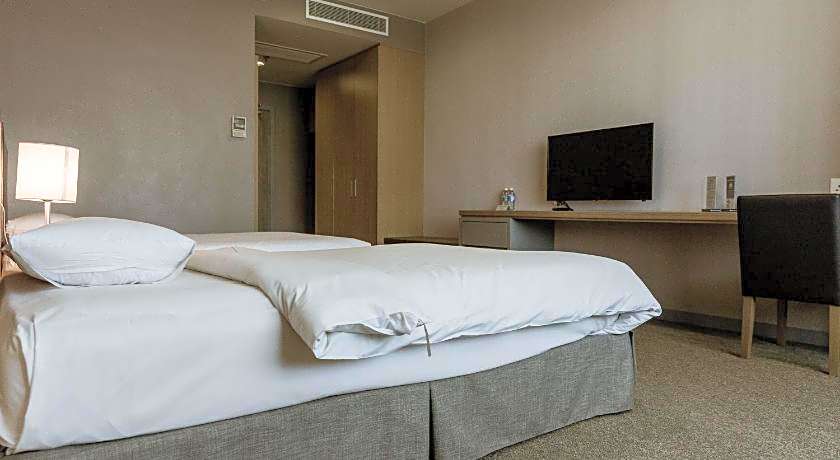 Hotel No.5
