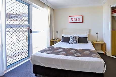 One-Bedroom Apartment with Hinterland View