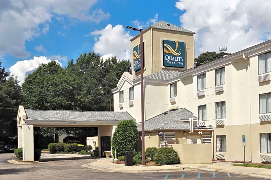 Quality Inn & Suites Raleigh North