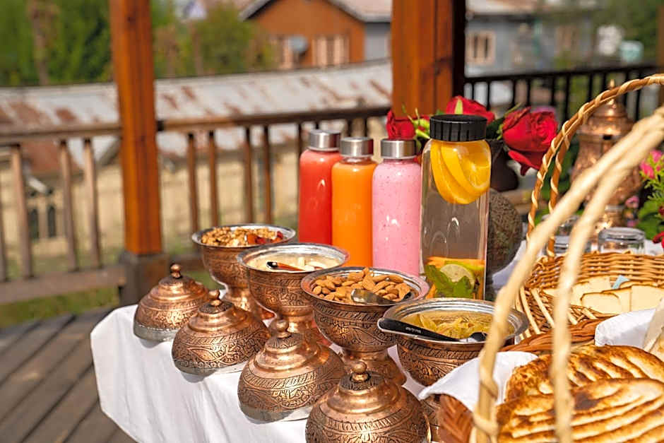 Sukoon Houseboat Dal Lake