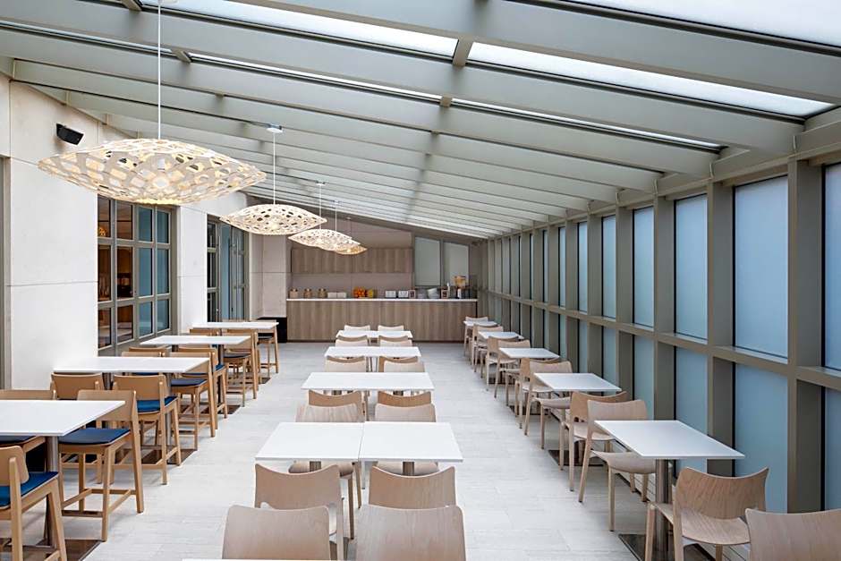 Element New York Times Square West