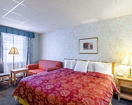 1 King Bed Nonsmoking
