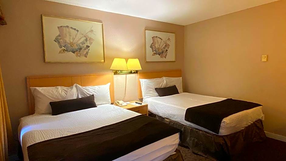 Howard Johnson by Wyndham Downtown Kamloops