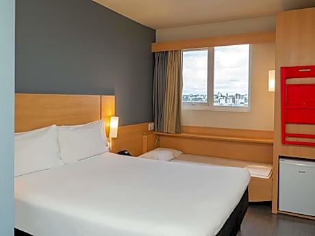 Standard Apartment with One Double Bed and One Single Bed