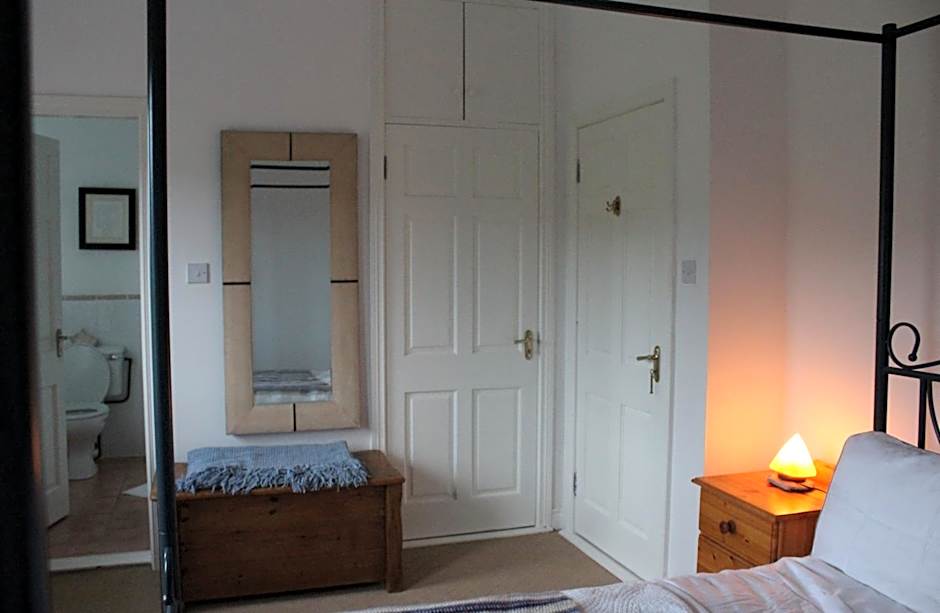 Malin Head SolasTobann ArtHouse Room 1 En-suite