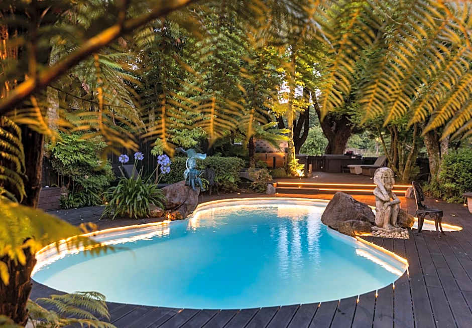 Hana Lodge