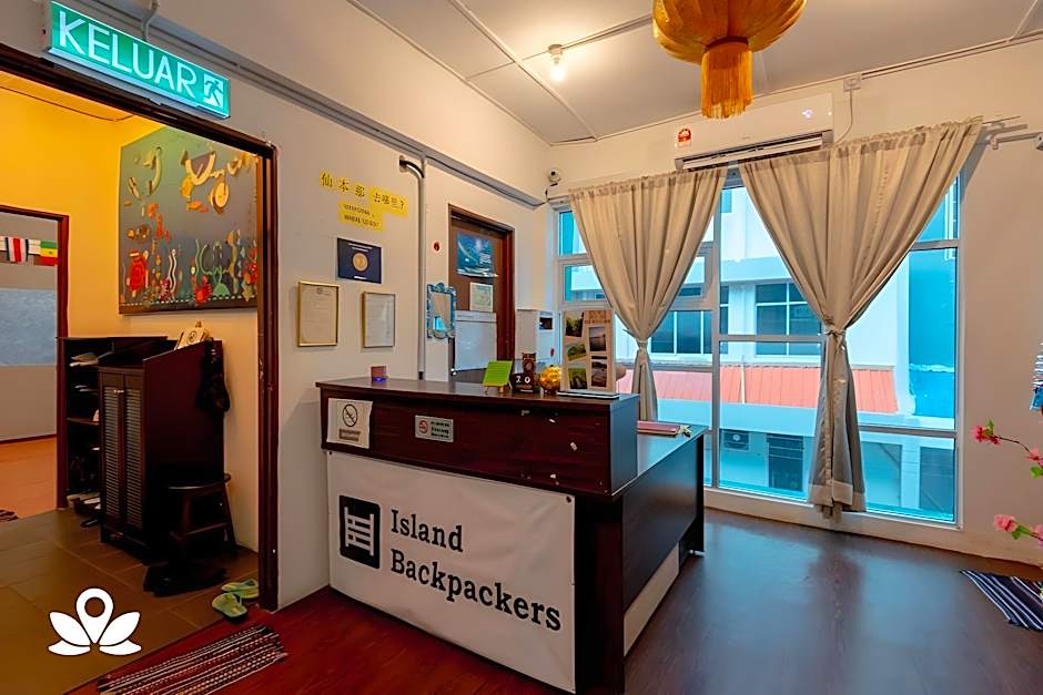 Island Backpackers 