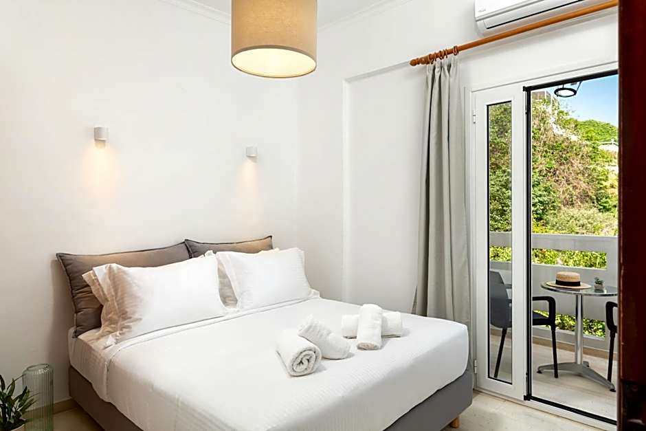 Thelèsi Apartments, 100m from the beach