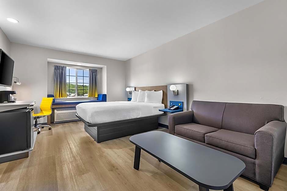 Microtel Inn & Suites By Wyndham Prairie Du Chien