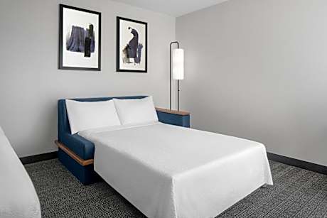 One-Bedroom King Suite