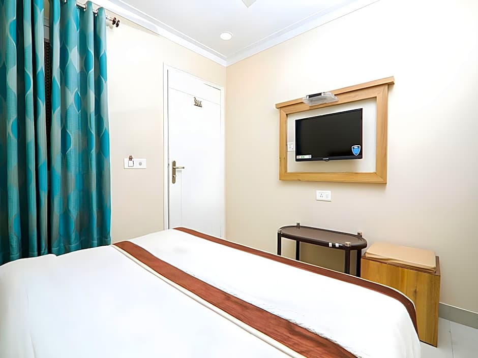 Hotel Amar International