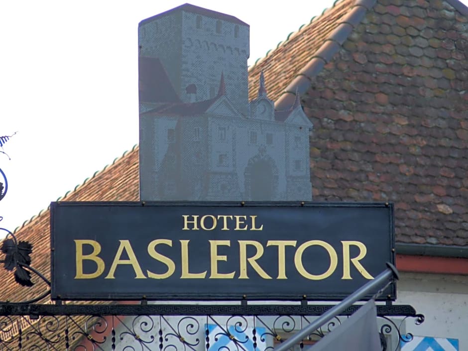 BASLERTOR Summer Pool Hotel
