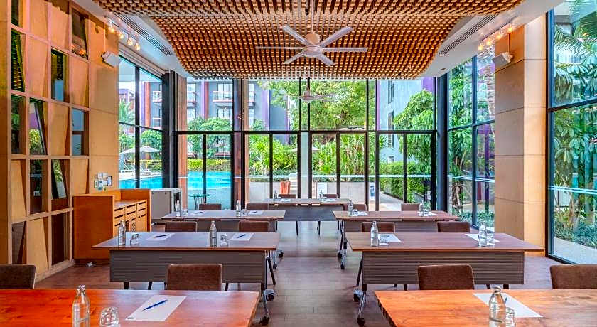 Holiday Inn Express Phuket Patong Beach Central By IHG