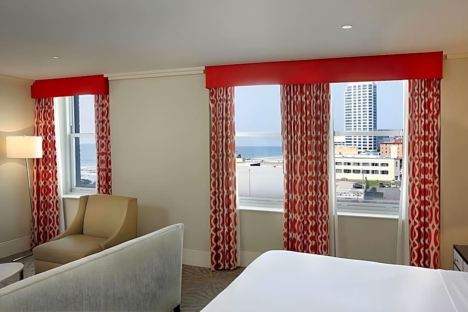 Photo 1 of 5 of 2 Queen Beds Suite, Smoking