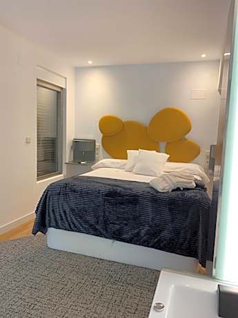 Queen Suite with Spa Bath